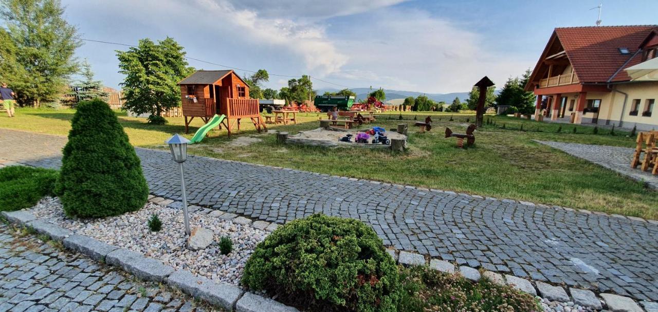 Hotel Farma Vysoká Chrastava Esterno foto
