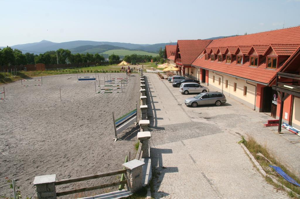 Hotel Farma Vysoká Chrastava Esterno foto