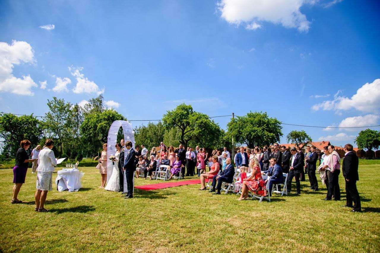 Hotel Farma Vysoká Chrastava Esterno foto